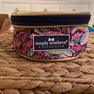 🤍 SALE! 💕 Simply Southern Round Cosmetic Bag